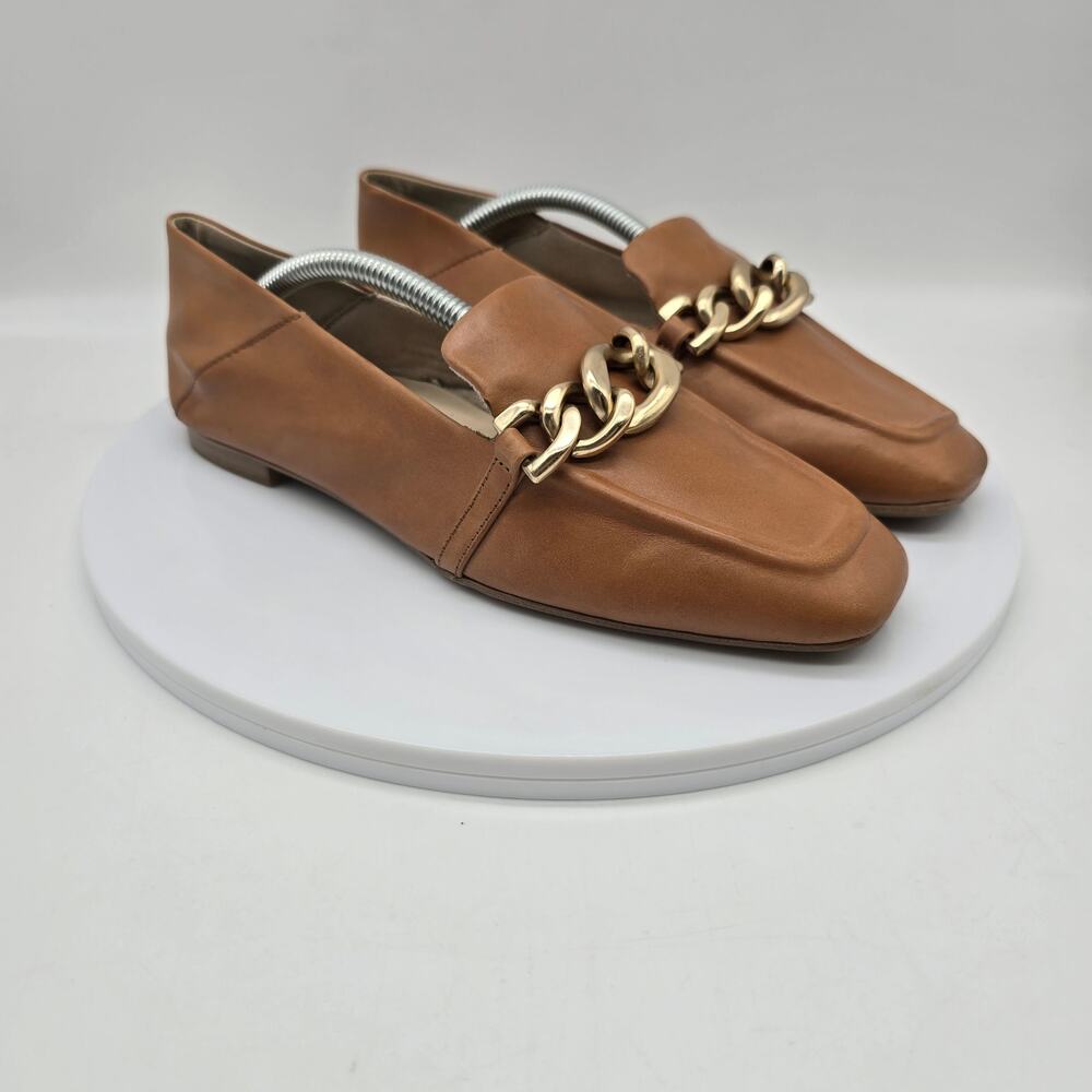 Tamaris Women's Leather Slip-On Loafers Flat Gold Tone Chain Comfort  Size 5.5